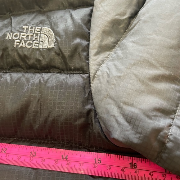 Black and Gray Reversible North Face 550 - Picture 7 of 7